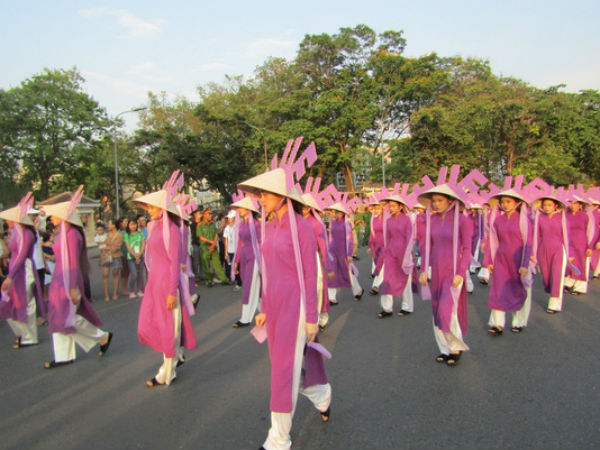 Ban tổ chức Festival nghề truyền thống Huế 2019 lên tiếng việc chiếc nón bị 'cắm sừng'