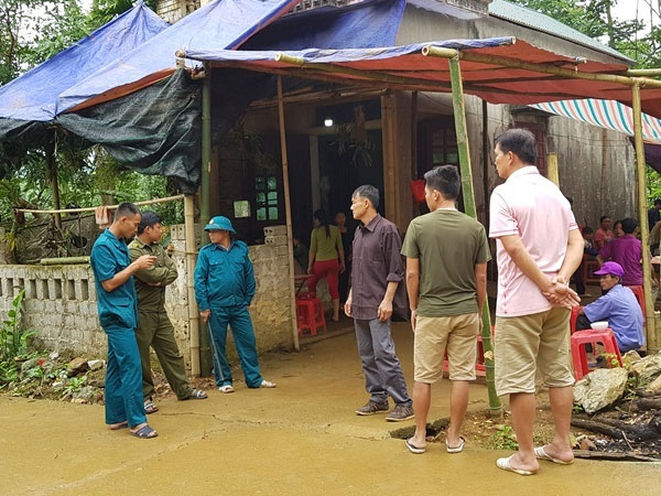 Bế trò đi cấp cứu, cô giáo Thanh Hóa không biết em đã chết