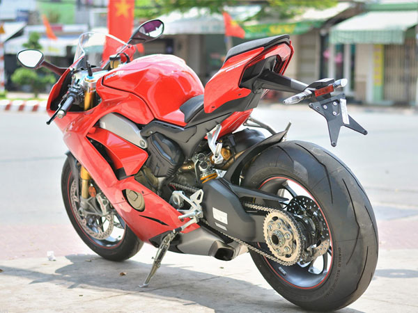 Chi tiết Ducati V4S của dân chơi miền Tây giá gần 1 tỷ