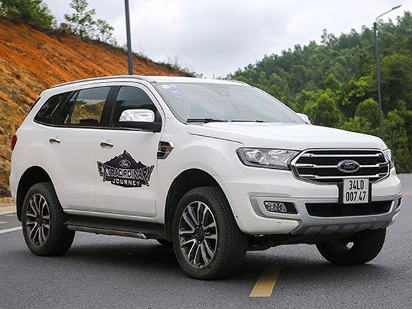 Ford Everest Bi-Turbo - SUV gia đình nhiều công nghệ tại Việt Nam