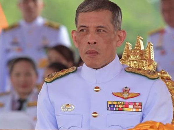 Video: Cuộc đời gắn bó với binh nghiệp của Vua Thái Lan