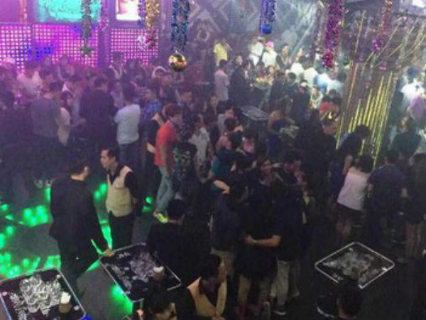 2 nhóm thanh niên mang súng, dao kiếm hỗn chiến vì nữ nhân viên quán bar