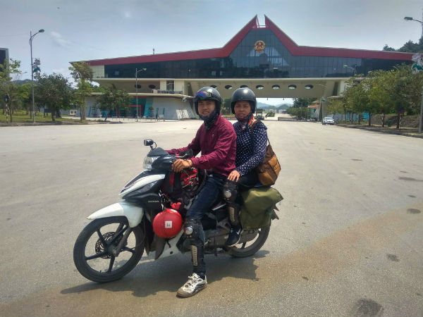 Chàng trai dành cả thanh xuân đưa mẹ đi phượt khắp thế gian và những 'lần đầu tiên' đầy xúc động của mẹ