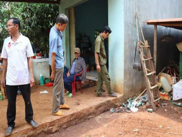 Nghi vợ ngoại tình, người đàn ông giết tình địch rồi treo cổ tự vẫn