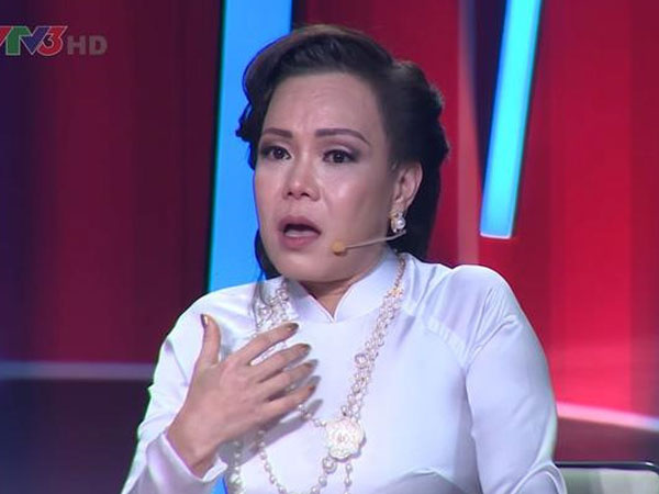 Hoài Linh, Minh Nhí chia buồn với Việt Hương khi ba qua đời