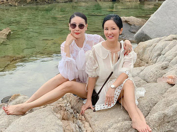 Tình bạn bền bỉ và đáng ngưỡng mộ của Hồng Nhung - Hà Kiều Anh