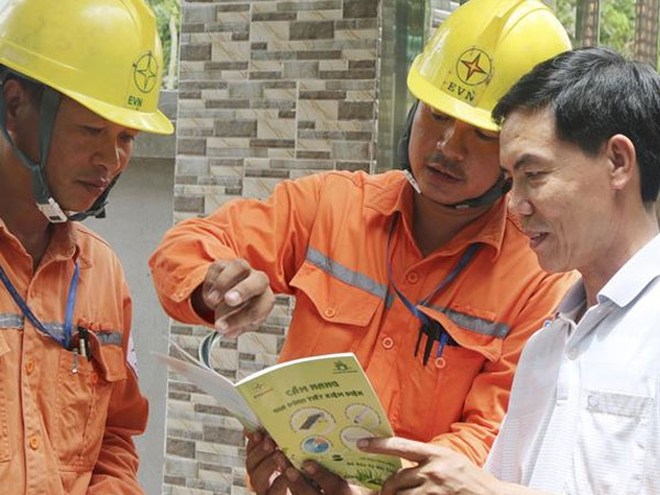 Bộ Công thương lập đoàn kiểm tra tăng giá điện: Chuyên gia nói gì?