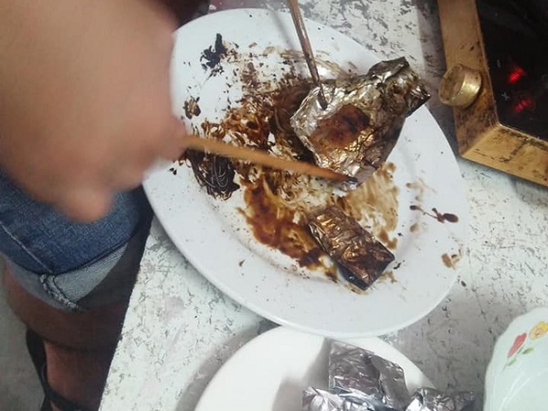 Khi đàn ông vào bếp: Thèm thịt nướng mà không có chỗ mua, tới khi chồng mang thịt nước ra thì vợ trẻ lại 'hết hồn' vì...