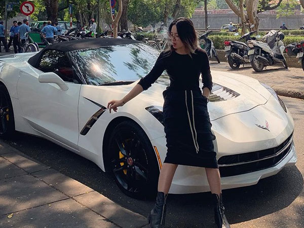 Nữ biker đình đám xứ Huế tậu Chevrolet Corvette C7 Stingray Convertible độc nhất Việt Nam
