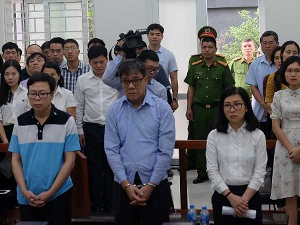 Sếp dầu khí mang tiền nhà nước gửi ngân hàng để nhận 'lót tay'