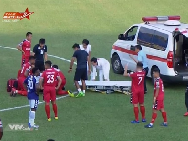 Trọng tài Ngô Duy Lân kể lại việc nhanh tay cứu cầu thủ Bình Dương tự nuốt lưỡi: May mà Thành Lương nhanh trí
