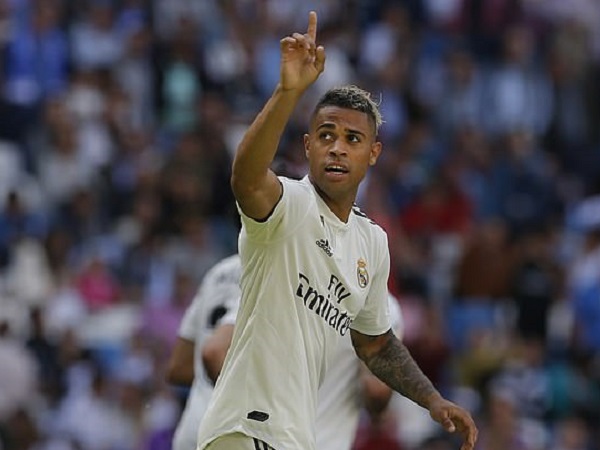 Truyền nhân số 7 của Ronaldo tỏa sáng, Real Madrid thắng trận thứ 5 liên tiếp trên sân nhà