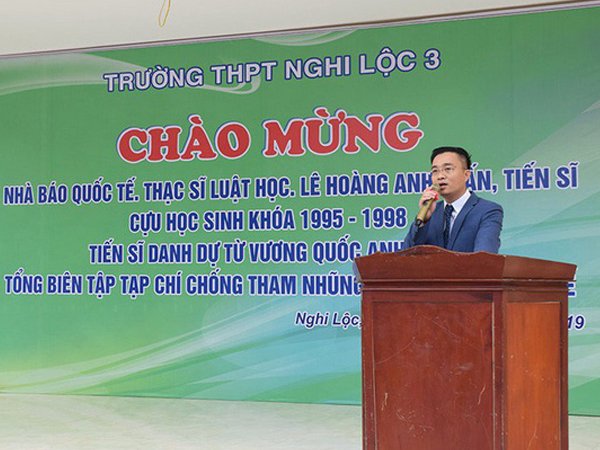 Xôn xao thông tin buổi gặp mặt cựu học sinh xưng là 'nhà báo quốc tế' Lê Hoàng Anh Tuấn