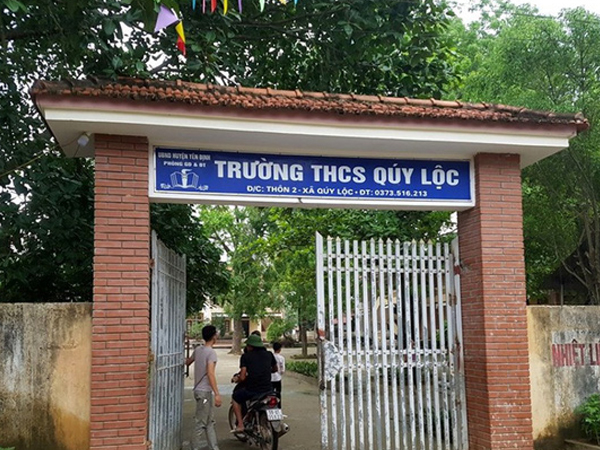 Nhắc nhở học sinh, thầy giáo bị người nhà tới trường đánh nhập viện