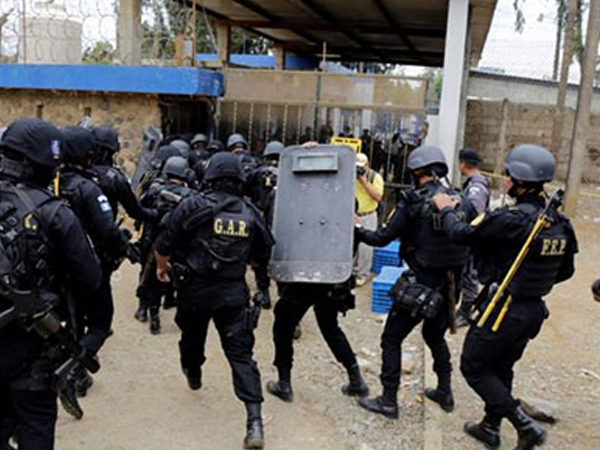 Tù nhân Guatemala nổi loạn, bắn chết 7 người