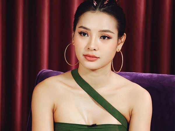Tuổi thơ đầy ám ảnh của Phương Trinh Jolie: Mẹ mất không có nơi để quan tài, oán giận khi bà tìm đến lúc cô nổi tiếng nhất