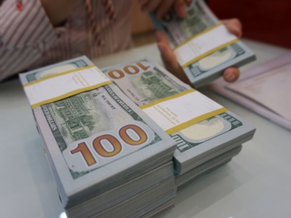 Tỷ giá tiếp tục lập đỉnh