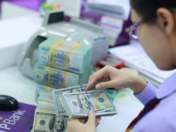 Vì sao tỷ giá đột ngột tăng vọt?