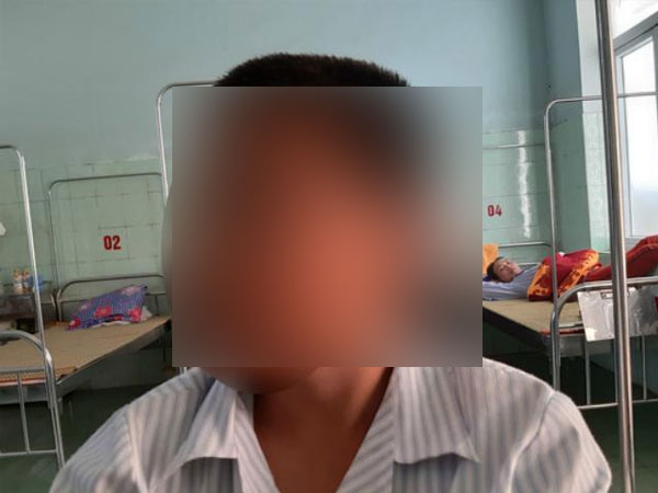 Cô giáo tát học sinh lớp 2 tím thái dương trong giờ kiểm tra học kỳ