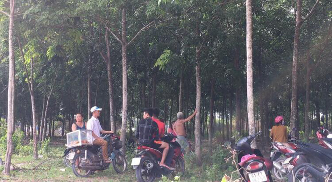 Đi làm lúc sáng sớm, người dân tá hỏa phát hiện người đàn ông chết trong tư thế treo cổ