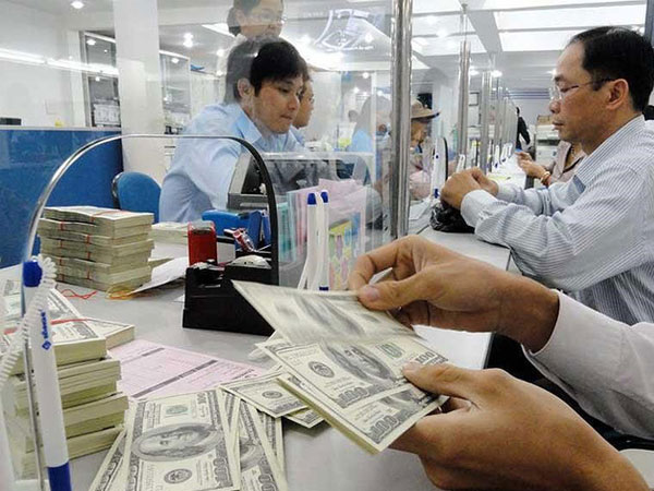 ‘Giải mã’ đồng đôla Mỹ đột ngột nổi sóng lớn