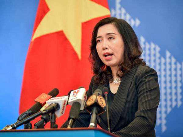 Việt Nam lên tiếng về hai tàu chiến Mỹ áp sát Đá Gạc Ma và Đá Ga Ven