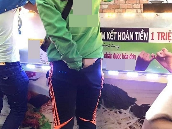 Chỉ một hành động trong lúc vô tình của shipper giao đồ ăn khiến cộng đồng mạng đòi tẩy chay cả nhãn hàng vì 'Quá ghê!'