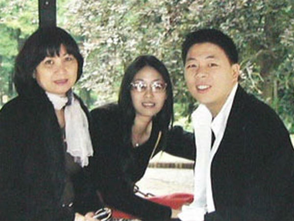 Đại gia bán điện thoại vào tù, đứt tình với hoa hậu nổi tiếng