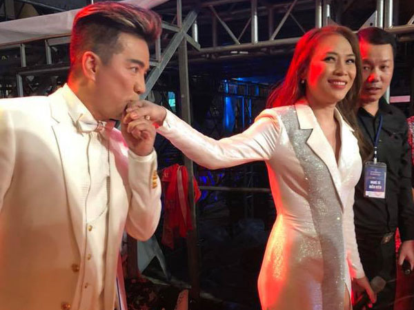 Đàm Vĩnh Hưng xúc động khi đứng gần Mỹ Tâm: 'Mùi của em không thay đổi'