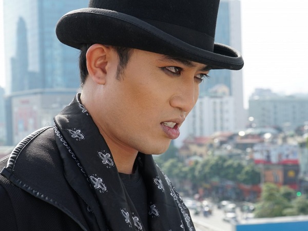 Để vai Fedora biến thái, kinh dị gây ấn tượng, Doãn Quốc Đam đòi cạo cả lông mày