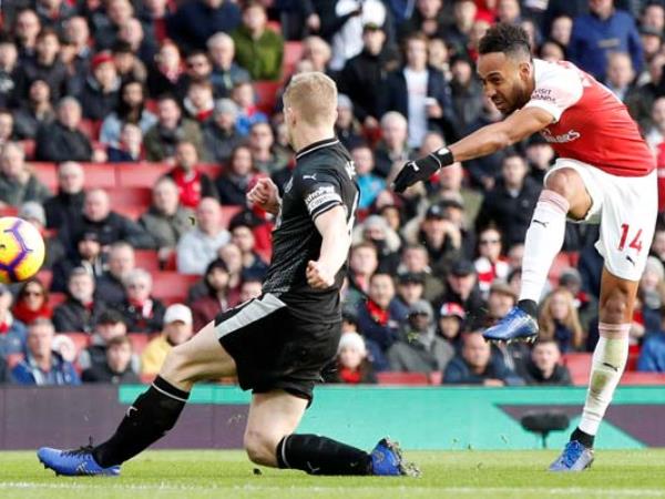 Video: Aubameyang tỏa sáng, Arsenal khép lại mùa giải với một chiến thắng