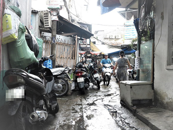 'Xóm giang hồ' Sài Gòn: Vợ bán dâm trên gác, chồng ngồi trước cửa canh chừng
