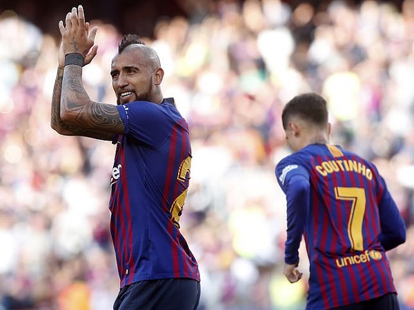 Barca 2-0 Getafe: Vidal tỏa sáng giúp Barca vơi đi nỗi buồn Champions League