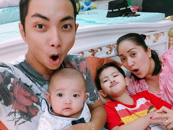 Đang có cuộc hôn nhân viên mãn với Phan Hiển, bỗng dưng Khánh Thi lại bị dân mạng bảo 'đáng thương' vì lý do này
