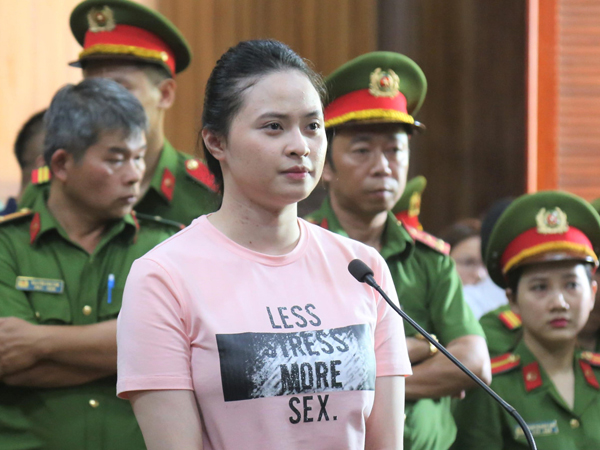 Hàng trăm người đến dự phiên xử Ngọc Miu, Văn Kính Dương