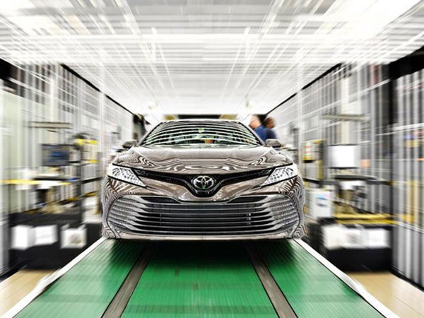 Thắt lưng buộc bụng, Toyota và Honda cắt bớt model xe