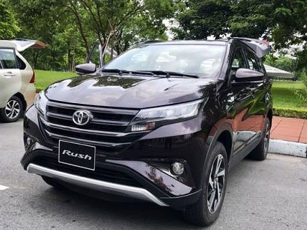 Toyota Rush chênh giá tại đại lý dù bán ít hơn đối thủ