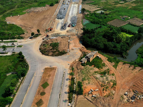 Tuyến đường thi công chậm hơn 'rùa bò' qua khu đô thị Tây Hồ Tây