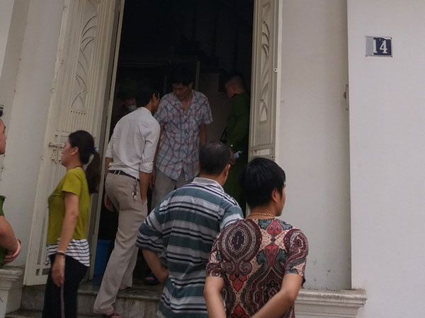 Hà Nội: Khu phố hoảng loạn vì đám cháy bất ngờ, nghi do chập điện trong ngôi nhà không có người ở