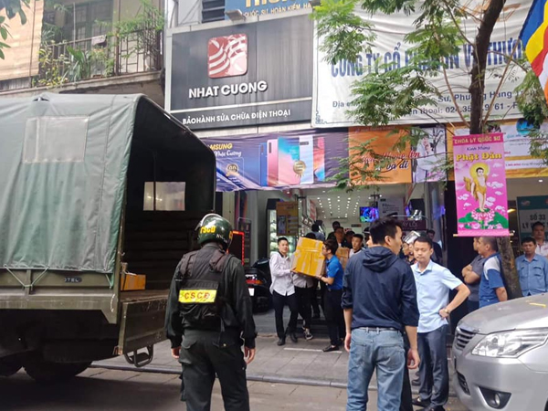 Tổng giám đốc Nhật Cường Mobile bị bắt, cửa hàng đóng cửa: Khách muốn bảo hành sản phẩm phải làm thế nào?