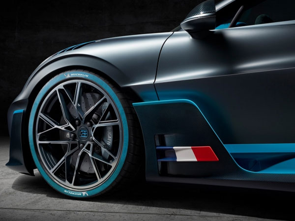 Chiêm ngưỡng siêu xe Bugatti Divo trị giá 5,8 triệu USD