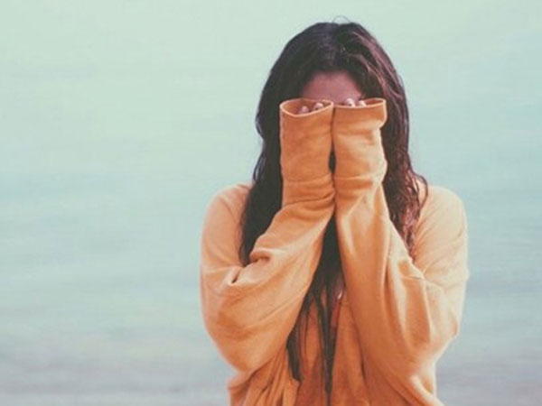Cô gái 17 tuổi mọc râu đen đậm, đi khám không ngờ do bệnh phụ khoa