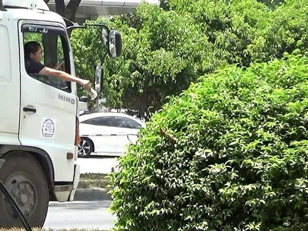 Điều tra: Cận cảnh 'cò' dẫn xe qua chốt CSGT