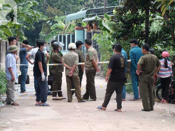 Hiện trường ngôi nhà bí ẩn có 2 thi thể đang phân hủy trong khối bê tông, cảnh sát phong tỏa nghiêm ngặt