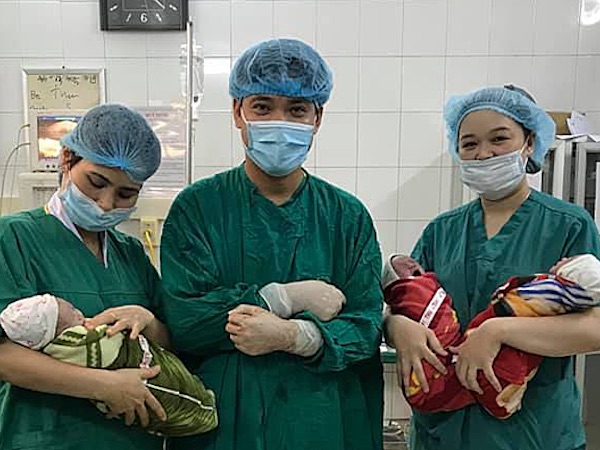 Sản phụ ở Tuyên Quang sinh ba bé trai cùng trứng hiếm gặp