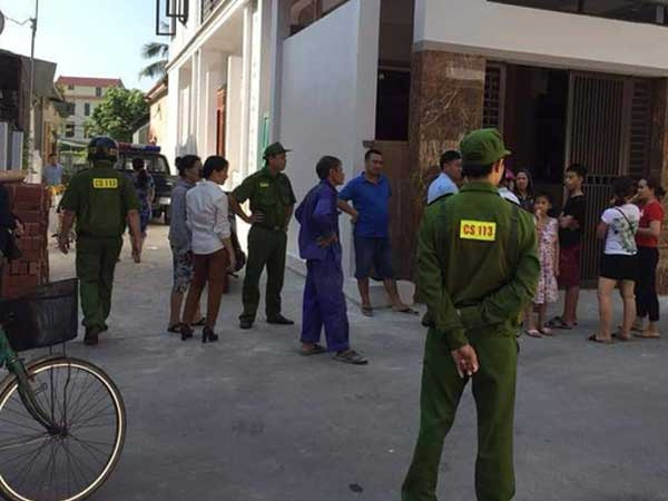 Án mạng kinh hoàng ở Nghệ An: Chồng nghi cứa cổ vợ rồi rạch bụng tự sát