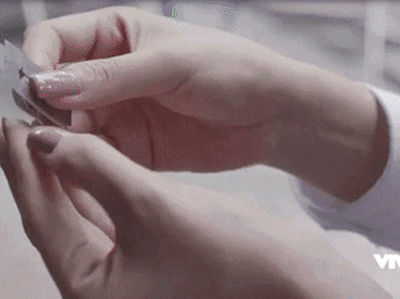 Cảnh Hoàng Thùy Linh cắt máu thử lòng người yêu gây 'rùng mình'