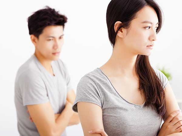 Chồng muốn nhà tôi gánh hết việc mổ của mẹ, không chịu nhờ anh chị