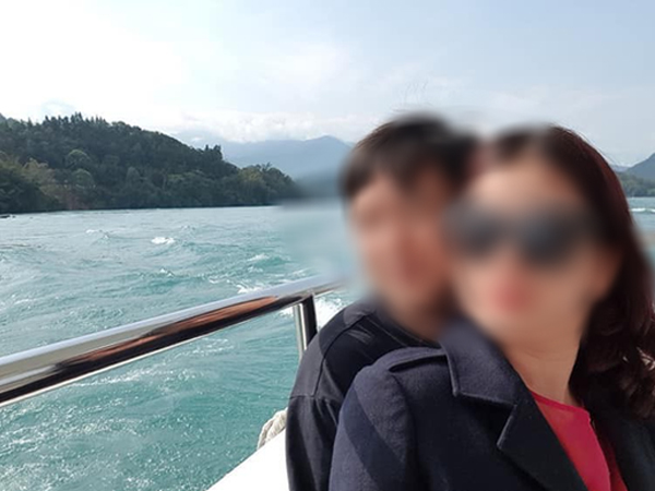 Con gái tố bố 60 tuổi ngoại tình với bồ trẻ khi mẹ ốm liệt giường, nghe xong đầu đuôi nhiều người lại mắng ngược cô ấy