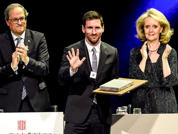 Messi hưởng đặc quyền hiếm có trong lịch sử Barcelona